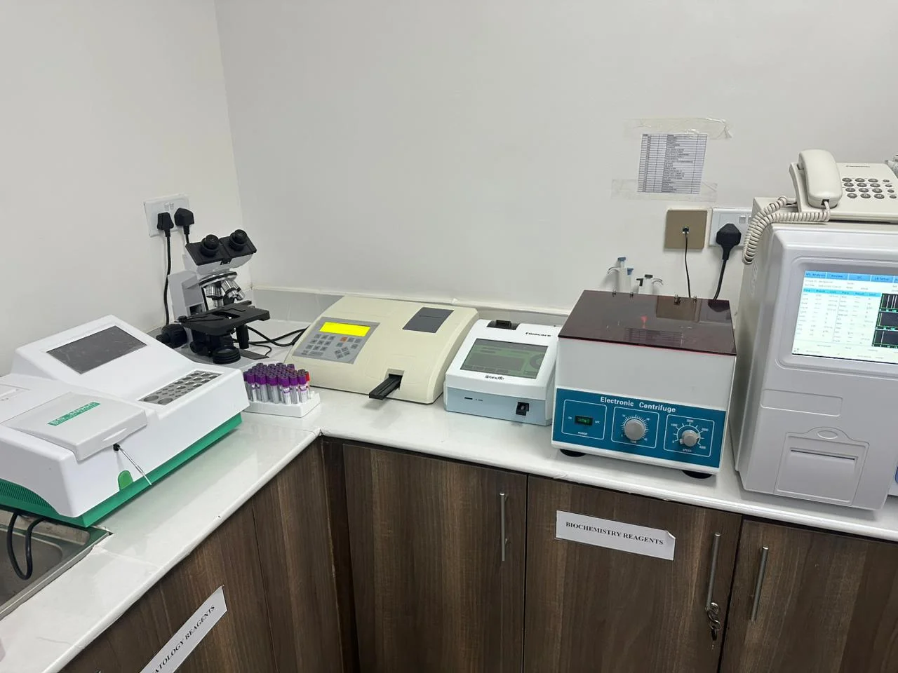 Lab diagnostic equipment